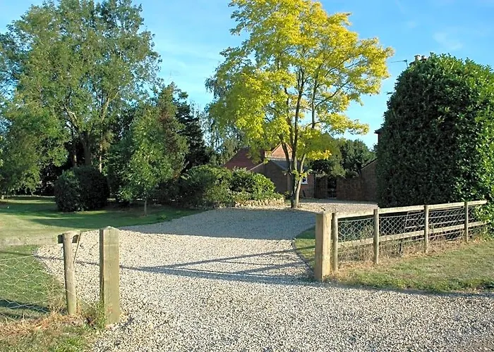 Field Cottage Bed And Breakfast